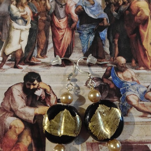 Handmade earrings in Czech lampwork design with gold leaf on black tab - Picture 7 of 7